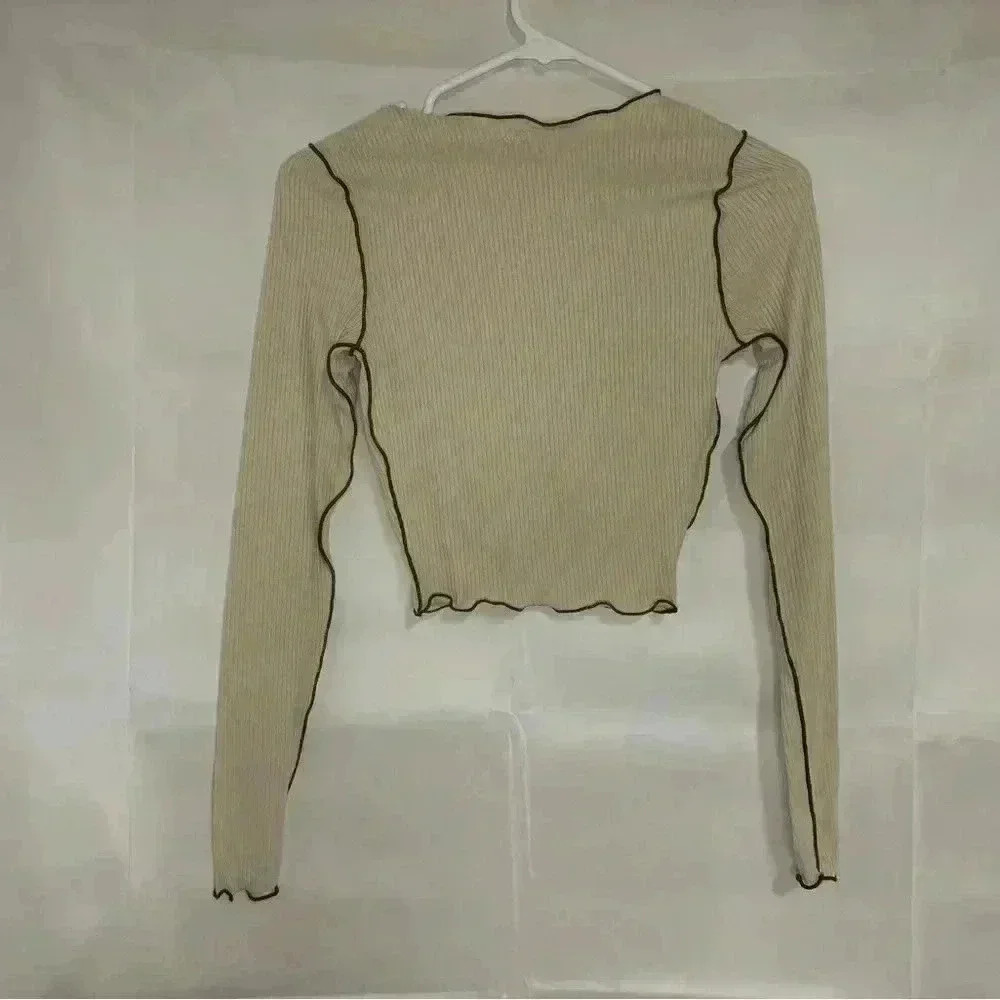 New with tags, womens size XS shirt, #E221 - Picture 2 of 4